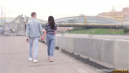 Дрыщ затащил в койку молодую деваху с улицы